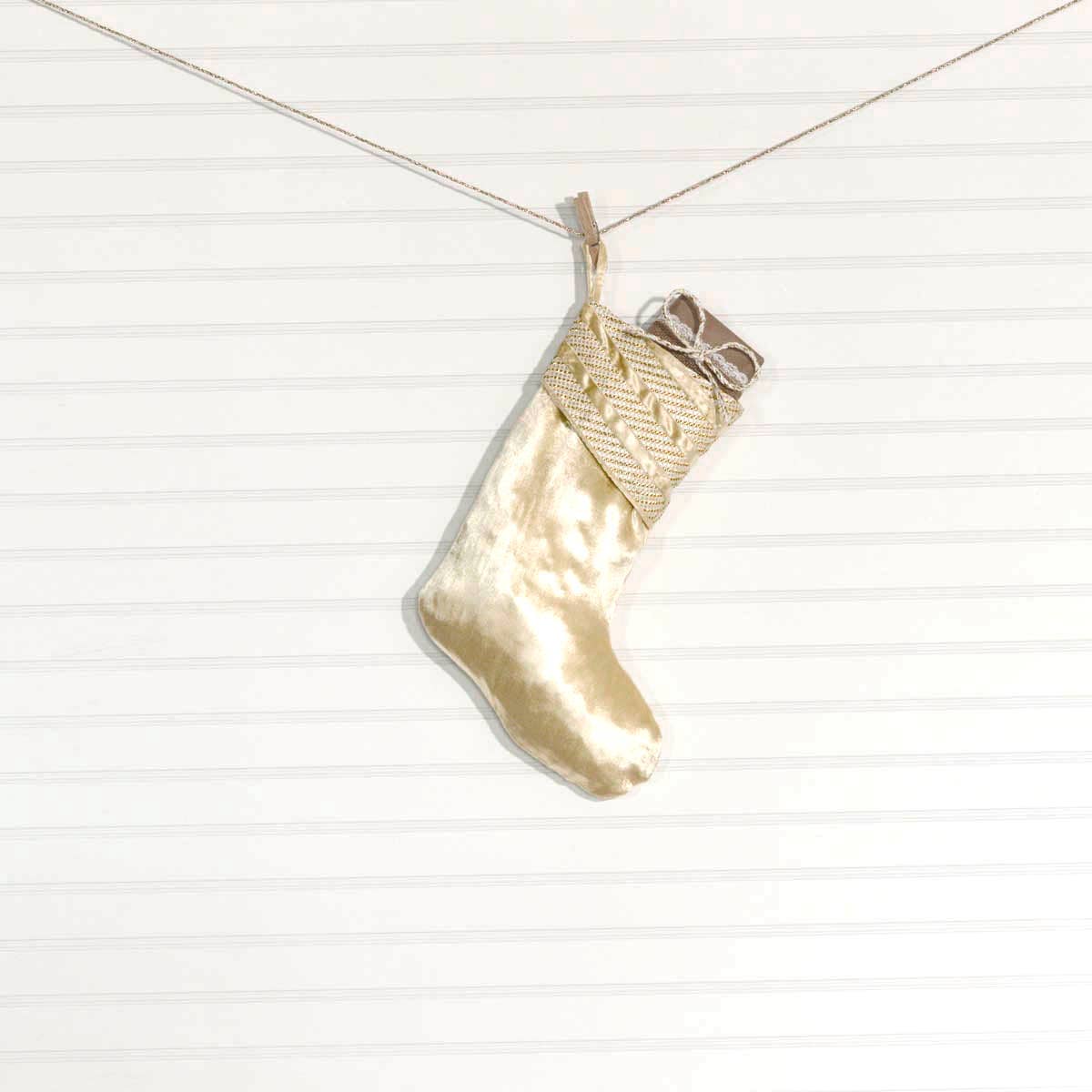 Memories Creme Stocking - Rhapsody and Renascence
