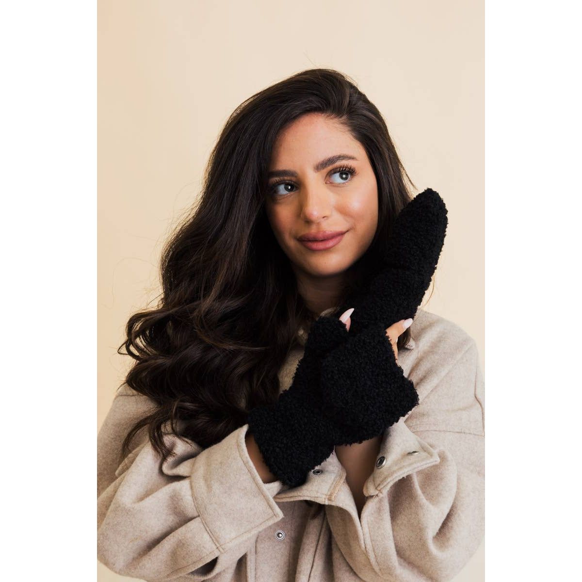 Deirdre Foldable Texting Gloves with Sherpa Fleece: Black or Ivory