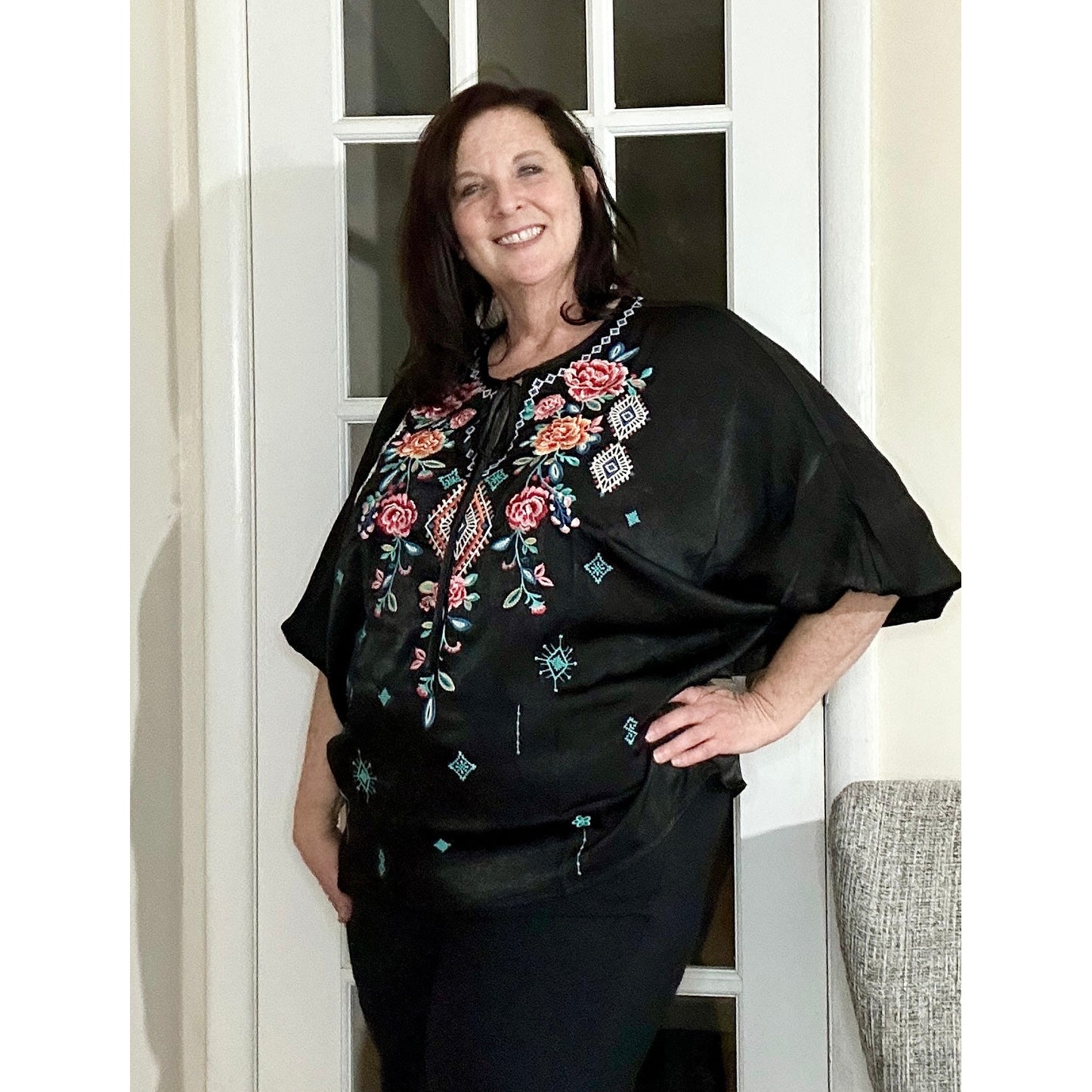 Alyssa Floral Embroidered Peasant Top - Rhapsody and Renascence